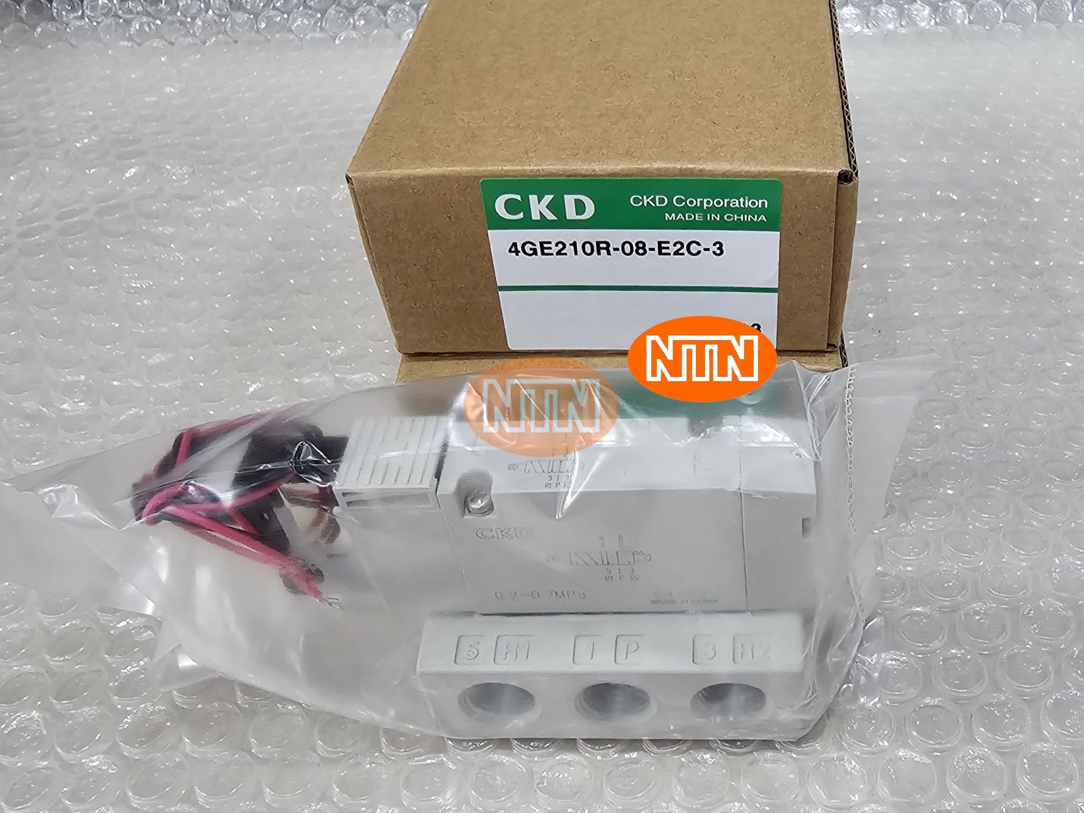 Solenoid valve CKD 4GE210R-08-E2C-3 Van điện từ