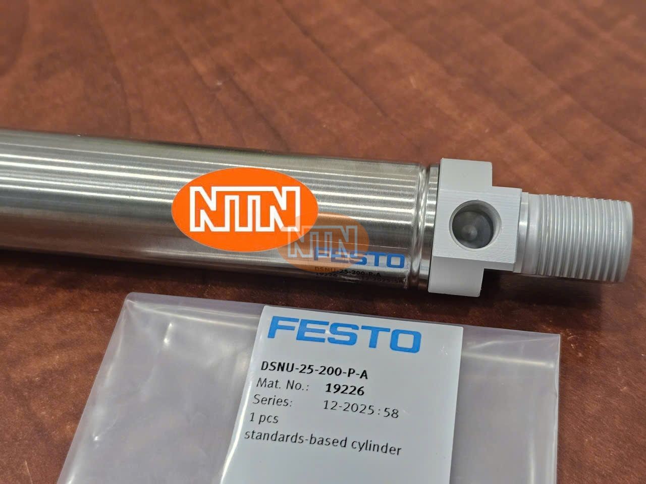 Connector SMC AXT661-13A-20 Dây cáp