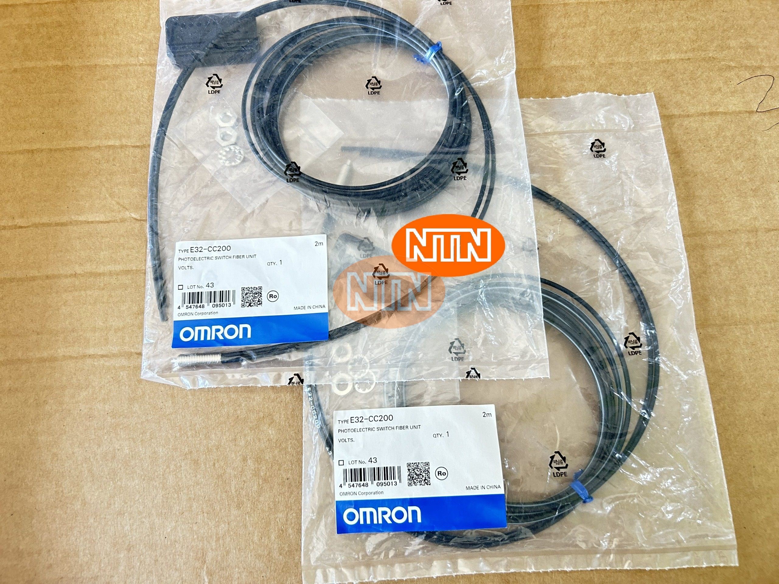 Cylinder SMC CDG1BA32-90Z Xi lanh khí nén