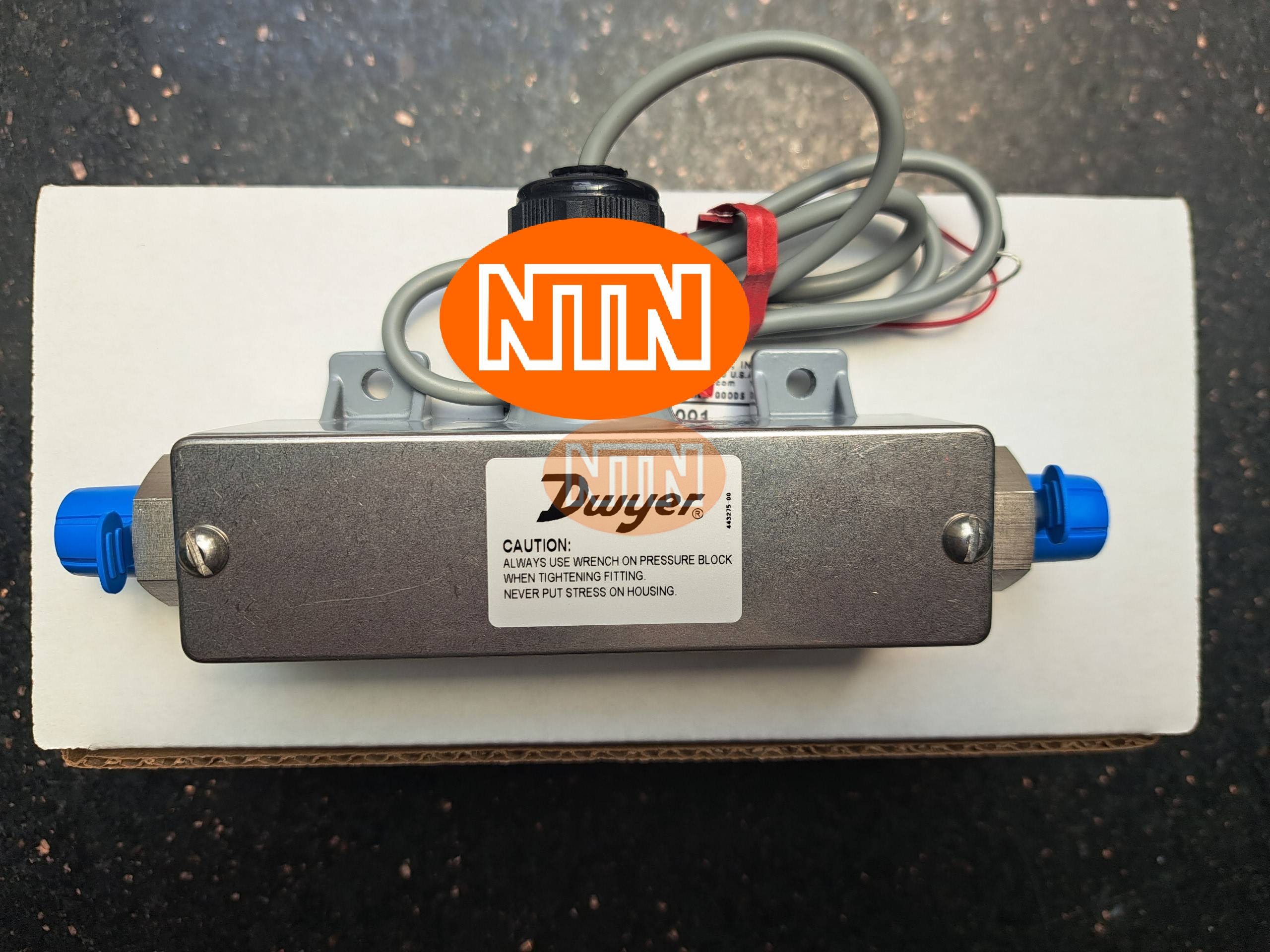 Dwyer 629C-15-CH-P1-E1-S1 Pressure Transmitter