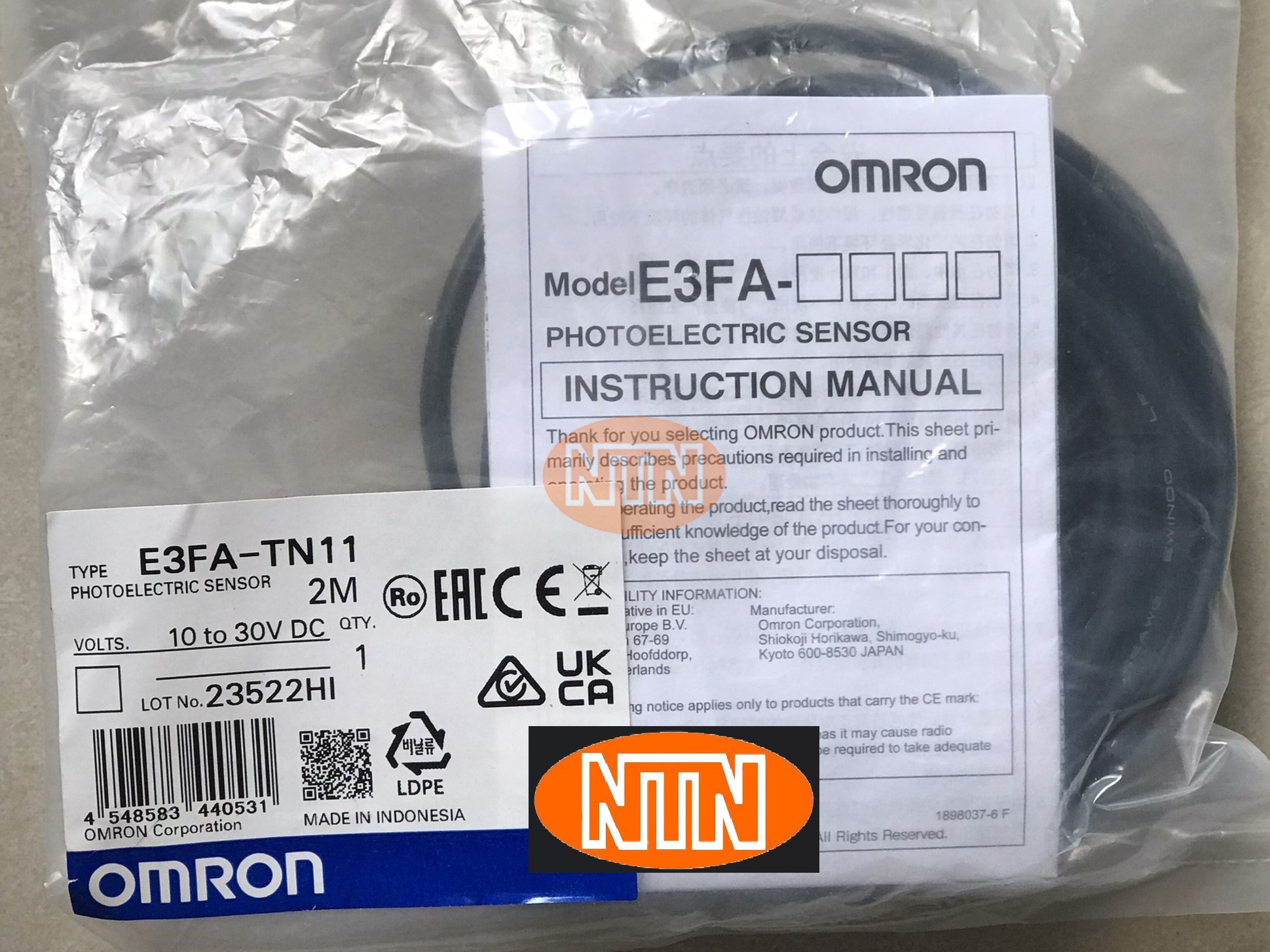 Omron E2E-C03SR8-WC-C1 2M Proximity Sensor Cảm biến tiệm cận