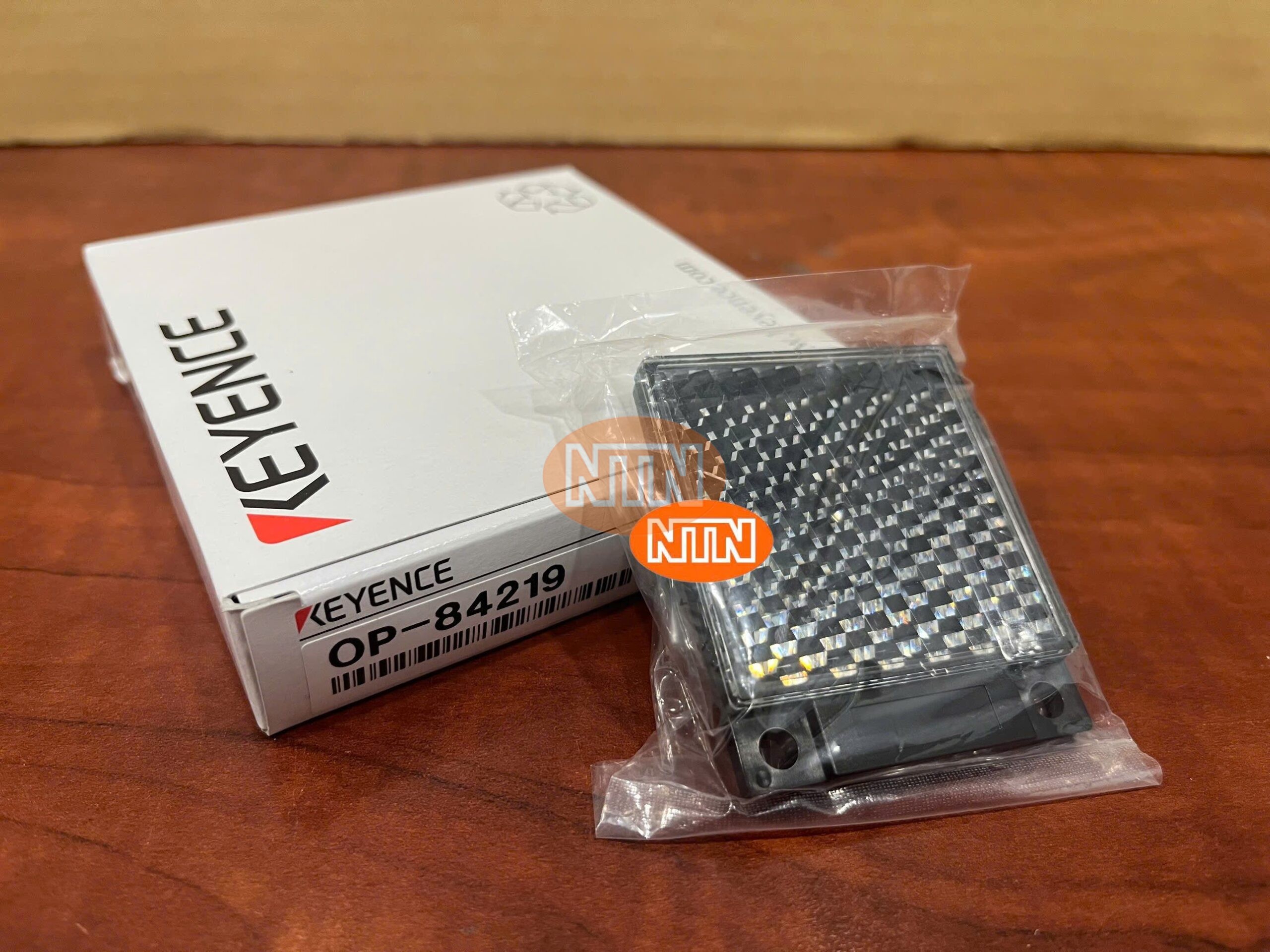 Cable Omron EE-1010 2M Dây cáp