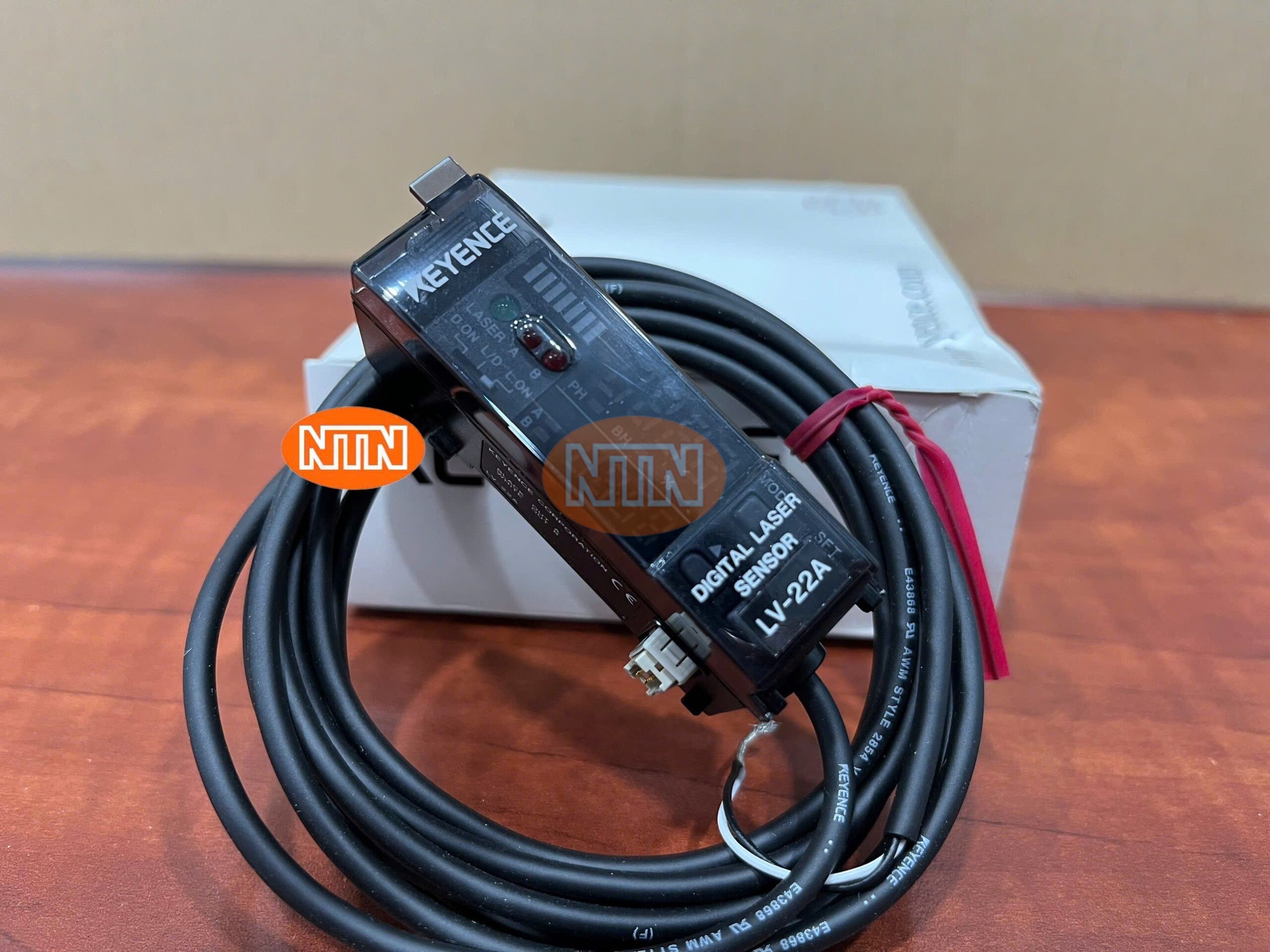 Laser Sensor Amplifier Keyence LV-22A Bộ khuếch đại cảm biến