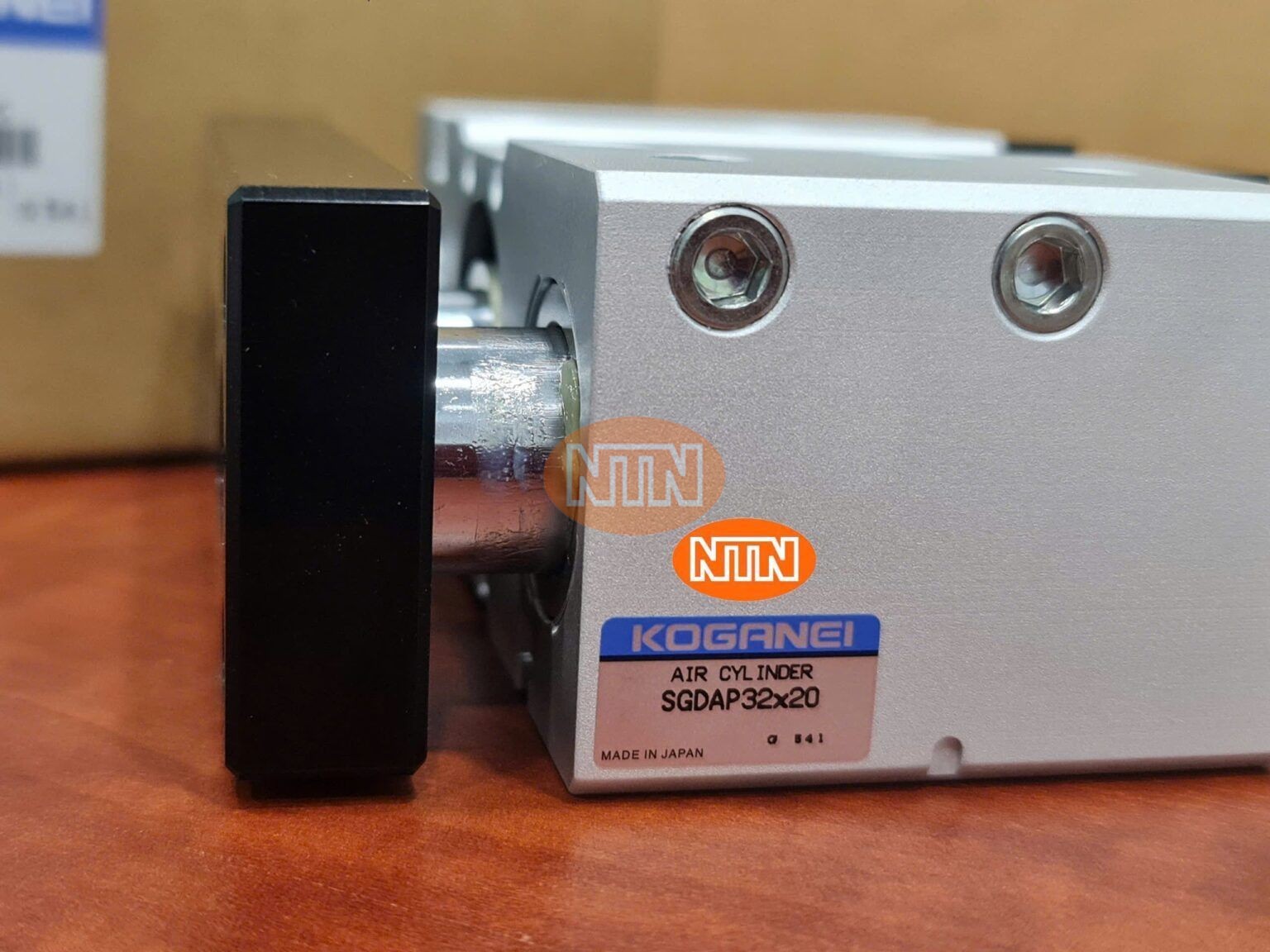 Omron E2K-X4ME1 2M Cảm biến tiệm cận